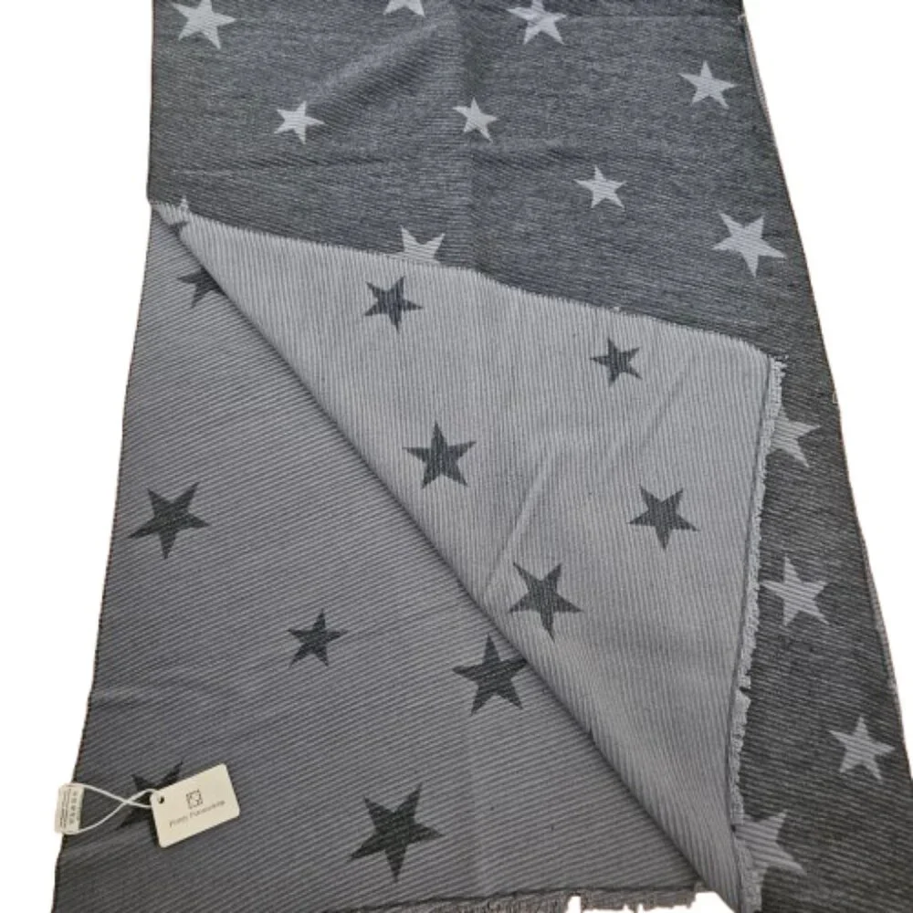 NWT Pretty Persuasions Reversible Gray Star Print Ripple Effect Scarf